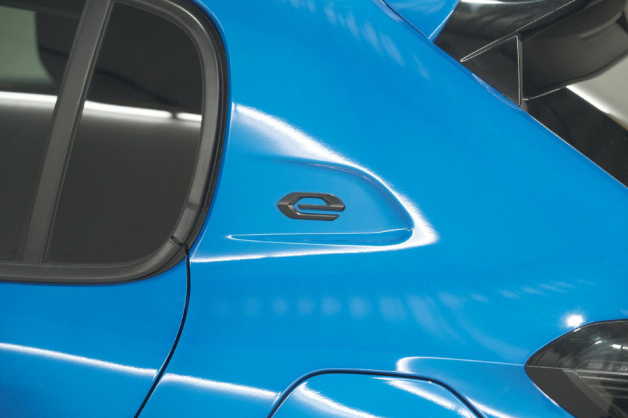 Peugeot e-208 EV Active Pack 50 kWh | Parkeersensoren | Apple Carplay | Climate Control