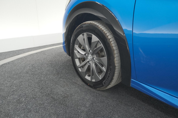 Peugeot e-208 EV Active Pack 50 kWh | Parkeersensoren | Apple Carplay | Climate Control