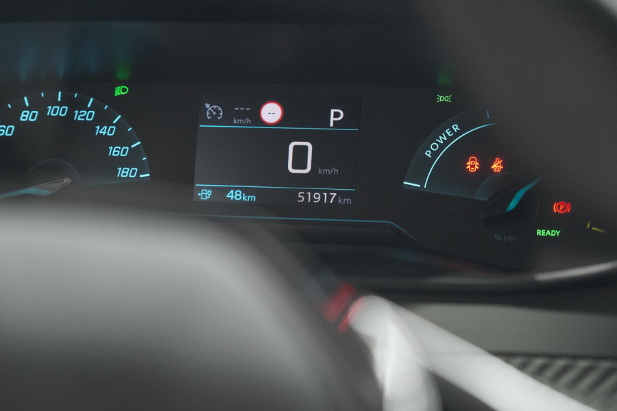 Peugeot e-208 EV Active Pack 50 kWh | Parkeersensoren | Apple Carplay | Climate Control