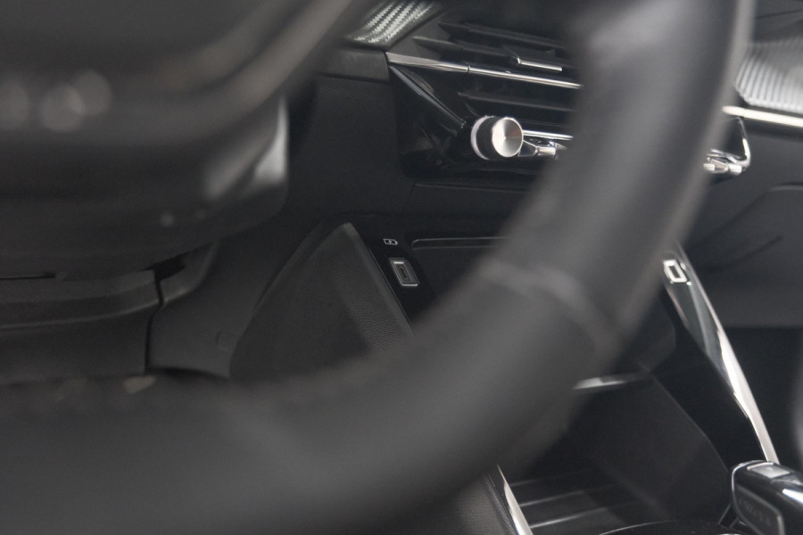 Peugeot e-208 EV Active Pack 50 kWh | Parkeersensoren | Apple Carplay | Climate Control