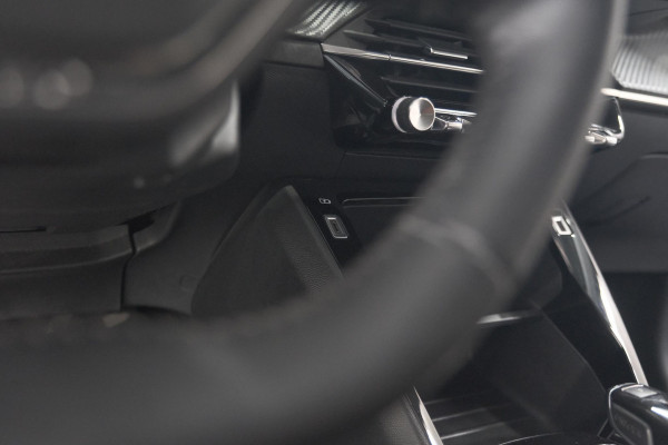 Peugeot e-208 EV Active Pack 50 kWh | Parkeersensoren | Apple Carplay | Climate Control