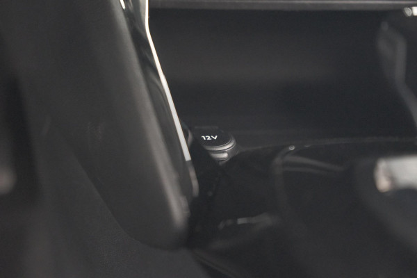 Peugeot e-208 EV Active Pack 50 kWh | Parkeersensoren | Apple Carplay | Climate Control