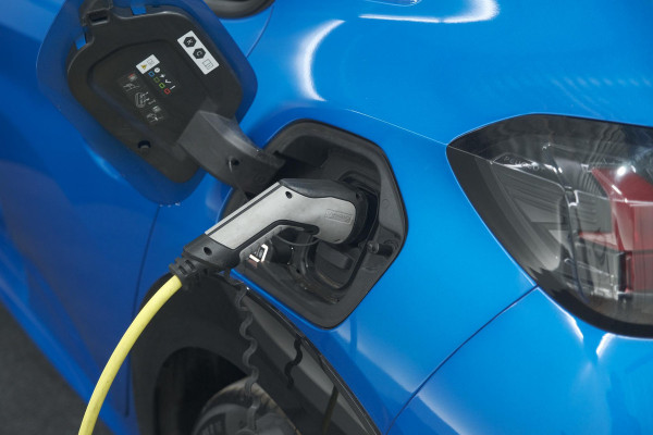 Peugeot e-208 EV Active Pack 50 kWh | Parkeersensoren | Apple Carplay | Climate Control
