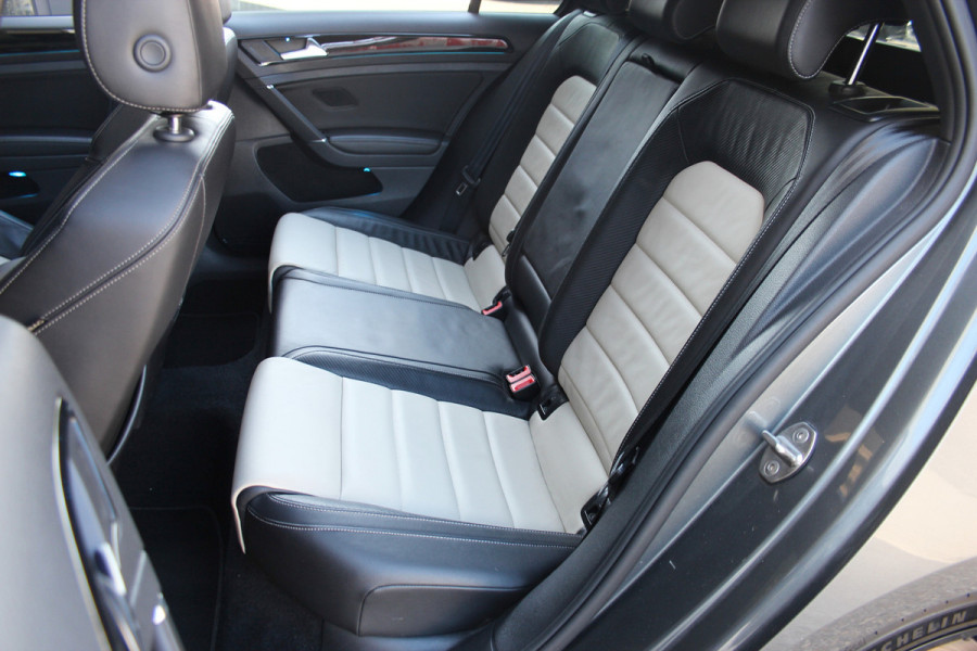Volkswagen Golf 2.0 TSI 4Motion R | Sterrenhemel | Pano | Forged | Sfeer