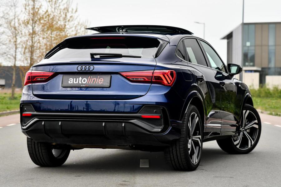 Audi Q3 Sportback 45 TFSI e 3x S-Line. Pano, ACC, Keyless, Sfeer, Dodeh, Camera, Matrix, 20'', Trekhaak, CarPlay!