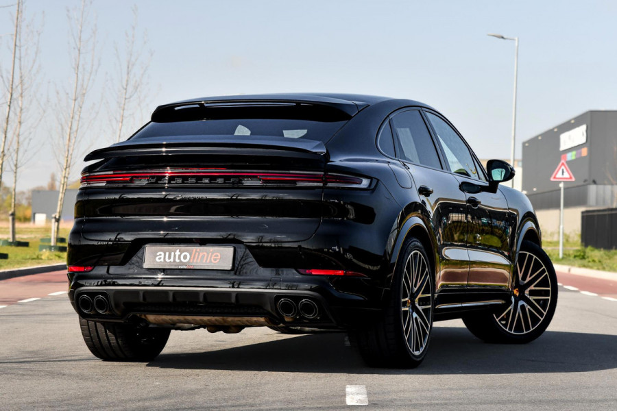 Porsche Cayenne Coupé 3.0 E-Hybrid. Sport Design, Chrono, ACC, Luchtv, Bose, Pano, 22'', Trekhaak, Stuurvw, Memory, Camera!