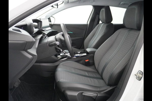 Peugeot e-208 EV Allure Pack 50kWh Apple Carplay Android Auto Camera Navi Stoelverwarming DAB+ Keyless Regen/Lichtsensor Lmv 16" Led Bluetooth Rijstrooksensor met correctie Verkeersbord detectie Fase 3 Laden  19 euro belasting per 3 maanden nieuwprijs € 33.500 euro