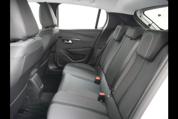 Peugeot e-208 EV Allure Pack 50kWh Apple Carplay Android Auto Camera Navi Stoelverwarming DAB+ Keyless Regen/Lichtsensor Lmv 16" Led Bluetooth Rijstrooksensor met correctie Verkeersbord detectie Fase 3 Laden  19 euro belasting per 3 maanden nieuwprijs € 33.500 euro