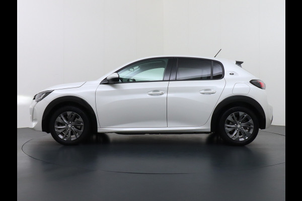 Peugeot e-208 EV Allure Pack 50kWh Apple Carplay Android Auto Camera Navi Stoelverwarming DAB+ Keyless Regen/Lichtsensor Lmv 16" Led Bluetooth Rijstrooksensor met correctie Verkeersbord detectie Fase 3 Laden  19 euro belasting per 3 maanden nieuwprijs € 33.500 euro