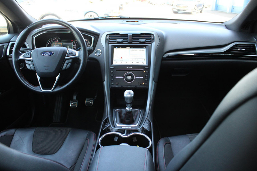 Ford Mondeo Wagon 1.5 ST Line | Trekhaak | Panorama Dak | Winterpack | Climate Control | Navigatie | Cruise Control |