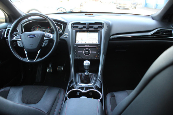 Ford Mondeo Wagon 1.5 ST Line | Trekhaak | Panorama Dak | Winterpack | Climate Control | Navigatie | Cruise Control |
