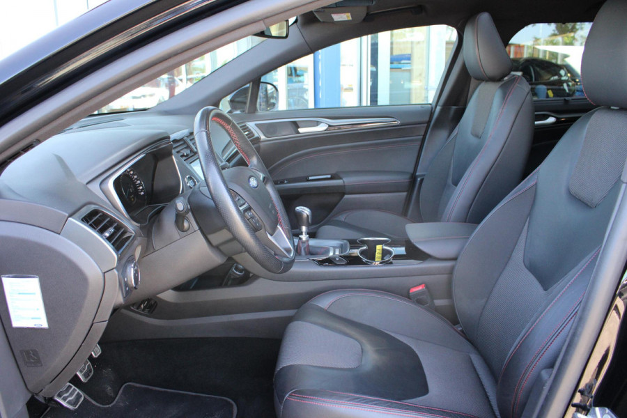 Ford Mondeo Wagon 1.5 ST Line | Trekhaak | Panorama Dak | Winterpack | Climate Control | Navigatie | Cruise Control |