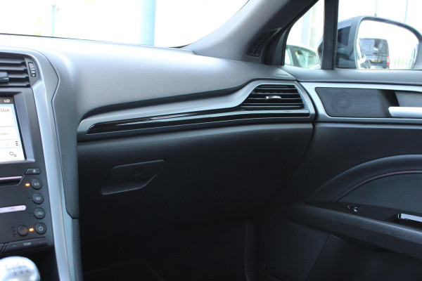Ford Mondeo Wagon 1.5 ST Line | Trekhaak | Panorama Dak | Winterpack | Climate Control | Navigatie | Cruise Control |