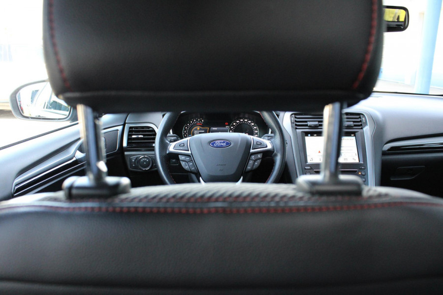 Ford Mondeo Wagon 1.5 ST Line | Trekhaak | Panorama Dak | Winterpack | Climate Control | Navigatie | Cruise Control |