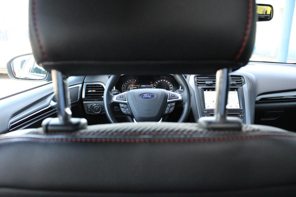 Ford Mondeo Wagon 1.5 ST Line | Trekhaak | Panorama Dak | Winterpack | Climate Control | Navigatie | Cruise Control |