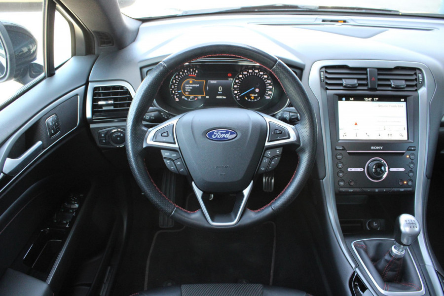 Ford Mondeo Wagon 1.5 ST Line | Trekhaak | Panorama Dak | Winterpack | Climate Control | Navigatie | Cruise Control |