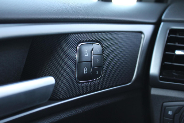 Ford Mondeo Wagon 1.5 ST Line | Trekhaak | Panorama Dak | Winterpack | Climate Control | Navigatie | Cruise Control |