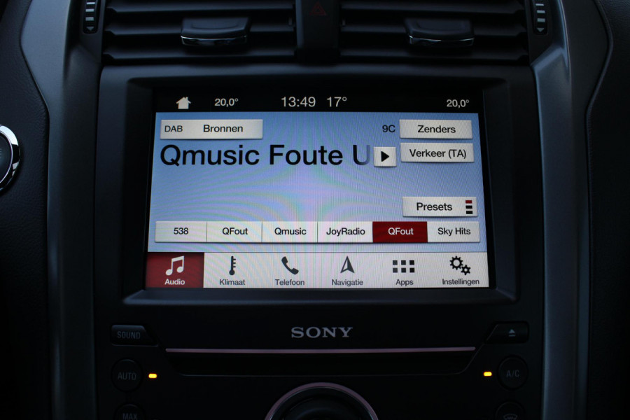 Ford Mondeo Wagon 1.5 ST Line | Trekhaak | Panorama Dak | Winterpack | Climate Control | Navigatie | Cruise Control |