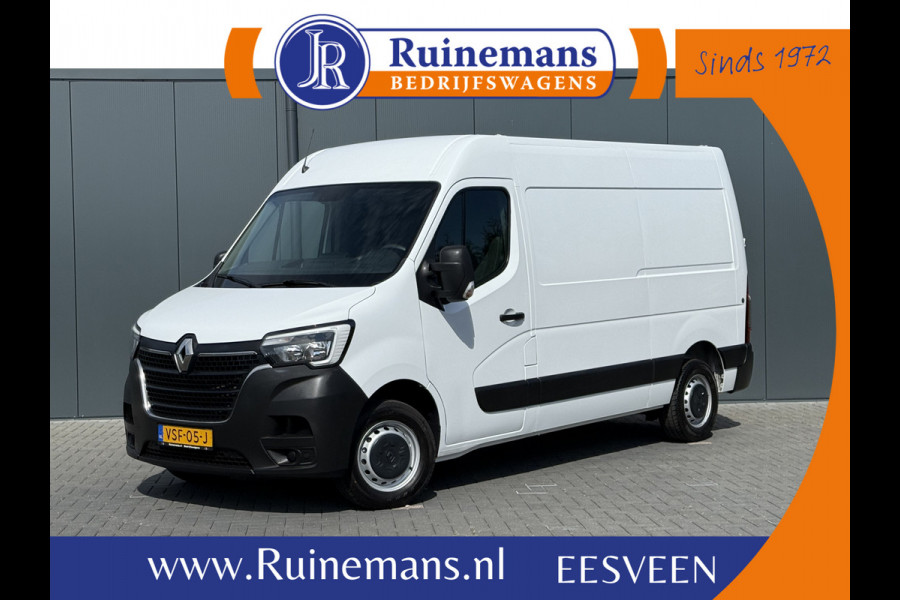 Renault Master T35 2.3 dCi 135 PK / L2H2 / 1e EIG. / TREKHAAK / AIRCO / 3-ZITS / NAVI / LED / NETTE BUS