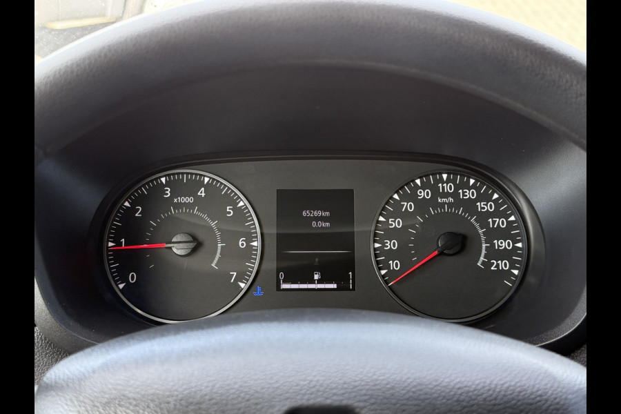 Renault Master T35 2.3 dCi 135 PK / L2H2 / 1e EIG. / TREKHAAK / AIRCO / 3-ZITS / NAVI / LED / NETTE BUS