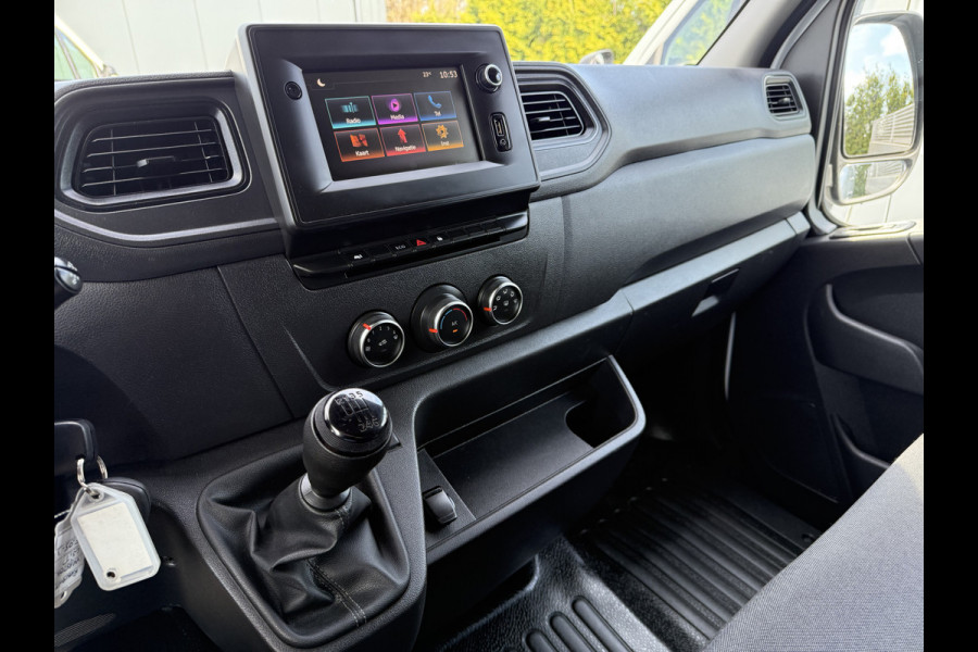 Renault Master T35 2.3 dCi 135 PK / L2H2 / 1e EIG. / TREKHAAK / AIRCO / 3-ZITS / NAVI / LED / NETTE BUS