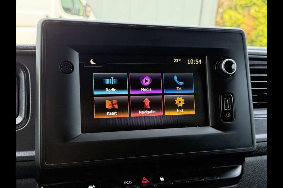 Renault Master T35 2.3 dCi 135 PK / L2H2 / 1e EIG. / TREKHAAK / AIRCO / 3-ZITS / NAVI / LED / NETTE BUS