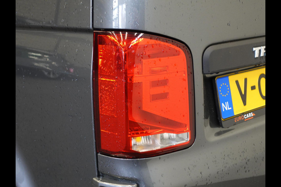 Volkswagen Transporter 2.0 TDI L2H1 28 Highline Automaat Trekhaak Navigatie Apple Carplay Lm velgen Cruisecontrol ACC