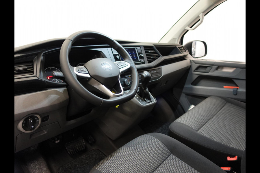 Volkswagen Transporter 2.0 TDI L2H1 28 Highline Automaat Trekhaak Navigatie Apple Carplay Lm velgen Cruisecontrol ACC