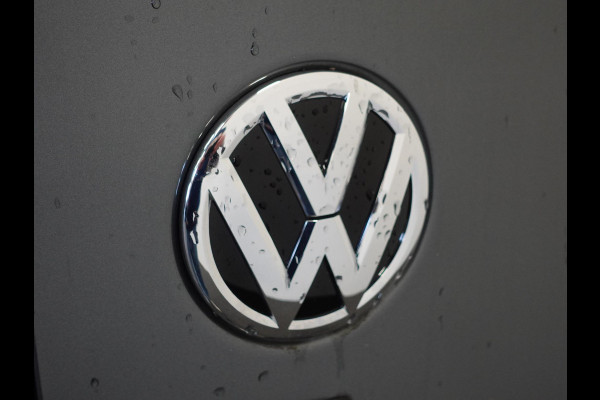Volkswagen Transporter 2.0 TDI L2H1 28 Highline Automaat Trekhaak Navigatie Apple Carplay Lm velgen Cruisecontrol ACC
