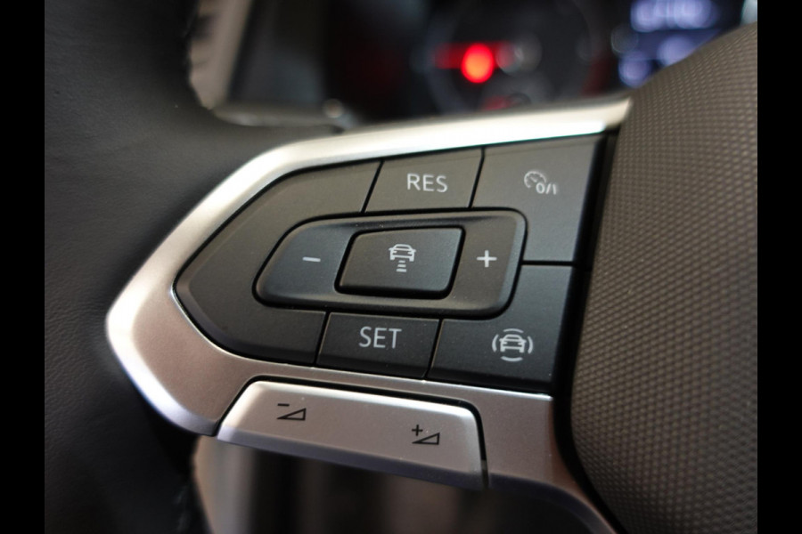 Volkswagen Transporter 2.0 TDI L2H1 28 Highline Automaat Trekhaak Navigatie Apple Carplay Lm velgen Cruisecontrol ACC