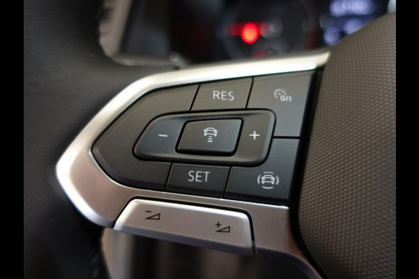 Volkswagen Transporter 2.0 TDI L2H1 28 Highline Automaat Trekhaak Navigatie Apple Carplay Lm velgen Cruisecontrol ACC