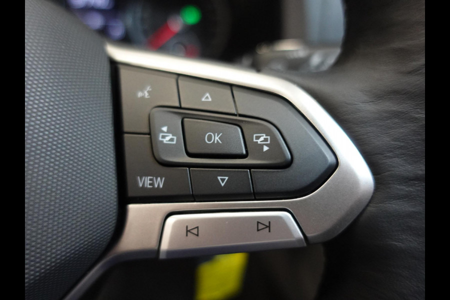Volkswagen Transporter 2.0 TDI L2H1 28 Highline Automaat Trekhaak Navigatie Apple Carplay Lm velgen Cruisecontrol ACC