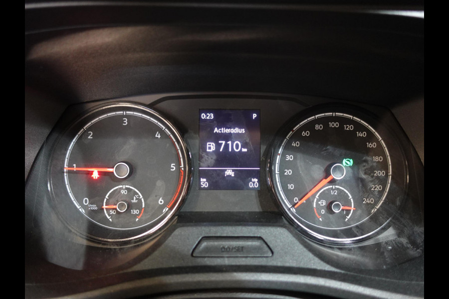 Volkswagen Transporter 2.0 TDI L2H1 28 Highline Automaat Trekhaak Navigatie Apple Carplay Lm velgen Cruisecontrol ACC