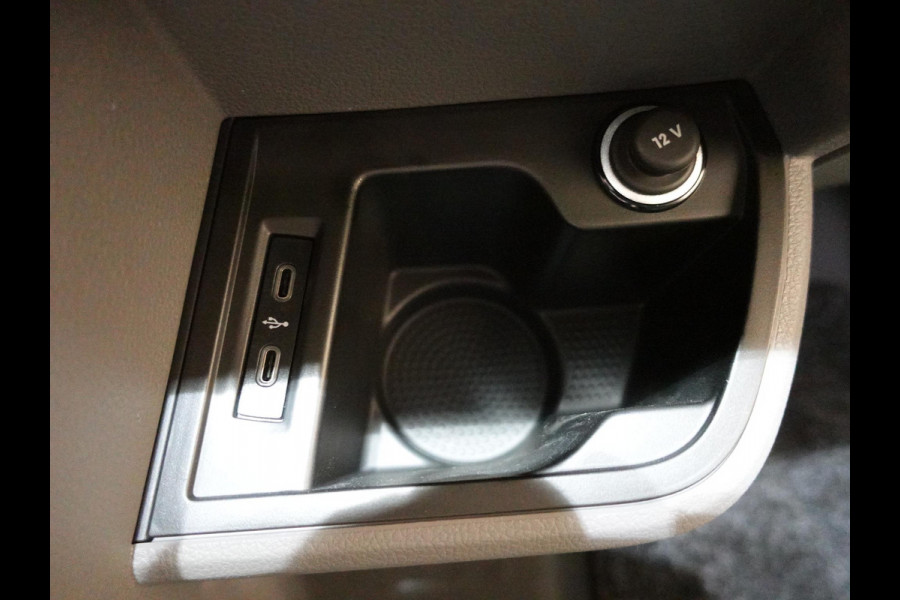 Volkswagen Transporter 2.0 TDI L2H1 28 Highline Automaat Trekhaak Navigatie Apple Carplay Lm velgen Cruisecontrol ACC
