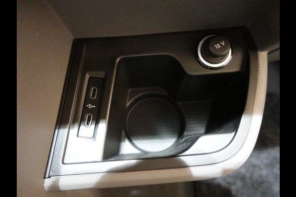 Volkswagen Transporter 2.0 TDI L2H1 28 Highline Automaat Trekhaak Navigatie Apple Carplay Lm velgen Cruisecontrol ACC