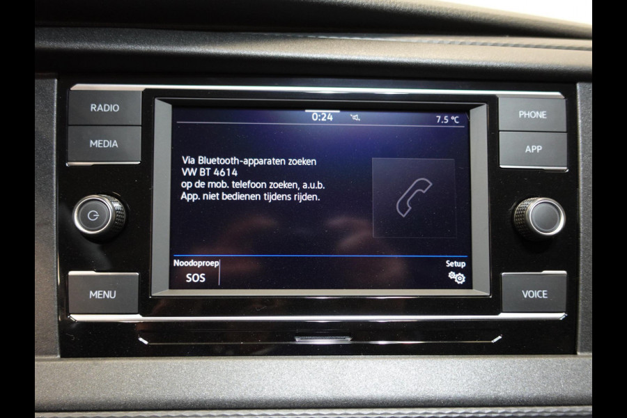 Volkswagen Transporter 2.0 TDI L2H1 28 Highline Automaat Trekhaak Navigatie Apple Carplay Lm velgen Cruisecontrol ACC