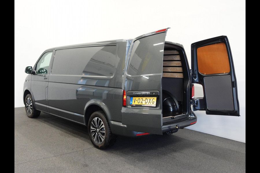 Volkswagen Transporter 2.0 TDI L2H1 28 Highline Automaat Trekhaak Navigatie Apple Carplay Lm velgen Cruisecontrol ACC