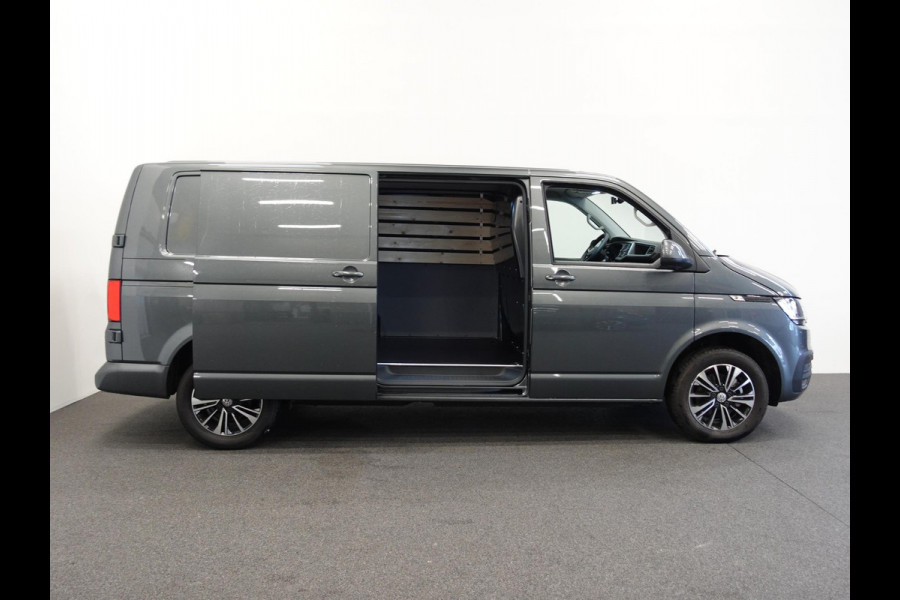 Volkswagen Transporter 2.0 TDI L2H1 28 Highline Automaat Trekhaak Navigatie Apple Carplay Lm velgen Cruisecontrol ACC