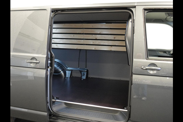Volkswagen Transporter 2.0 TDI L2H1 28 Highline Automaat Trekhaak Navigatie Apple Carplay Lm velgen Cruisecontrol ACC