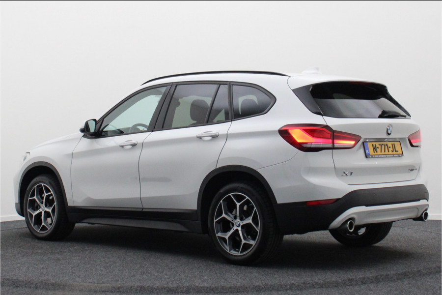 BMW X1 xDrive25i High Executive Edition Alcantara, LED, Navigatie, Sportstoelen, Keyless, Trekhaak, PDC