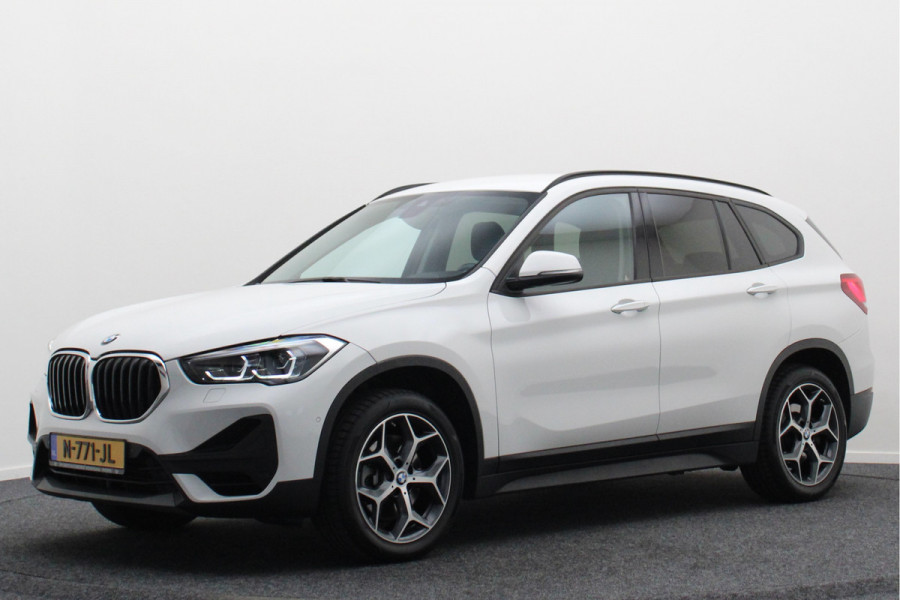 BMW X1 xDrive25i High Executive Edition Alcantara, LED, Navigatie, Sportstoelen, Keyless, Trekhaak, PDC
