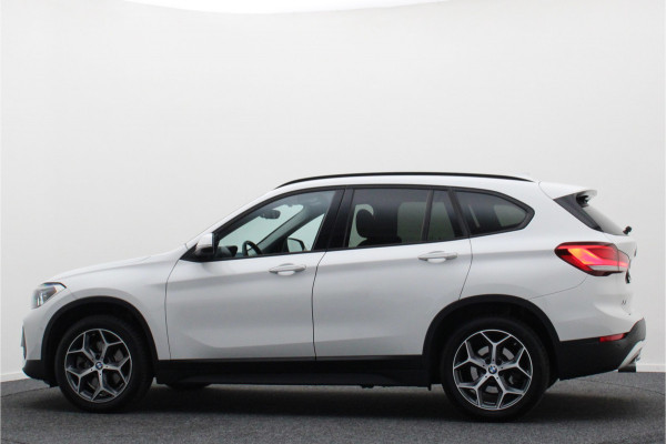 BMW X1 xDrive25i High Executive Edition Alcantara, LED, Navigatie, Sportstoelen, Keyless, Trekhaak, PDC