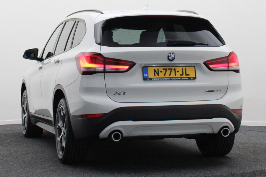 BMW X1 xDrive25i High Executive Edition Alcantara, LED, Navigatie, Sportstoelen, Keyless, Trekhaak, PDC