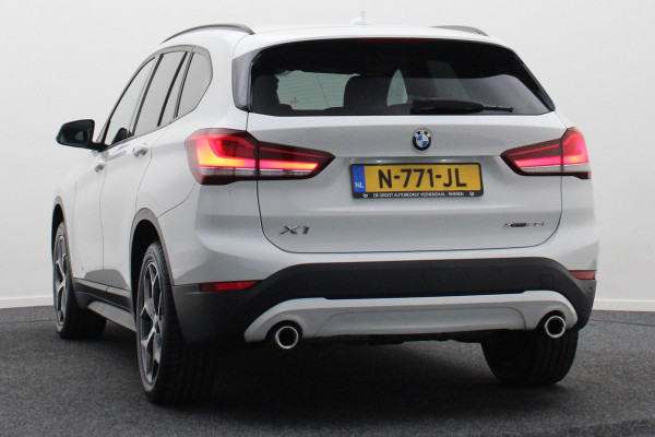 BMW X1 xDrive25i High Executive Edition Alcantara, LED, Navigatie, Sportstoelen, Keyless, Trekhaak, PDC