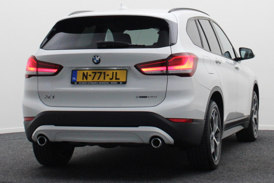 BMW X1 xDrive25i High Executive Edition Alcantara, LED, Navigatie, Sportstoelen, Keyless, Trekhaak, PDC