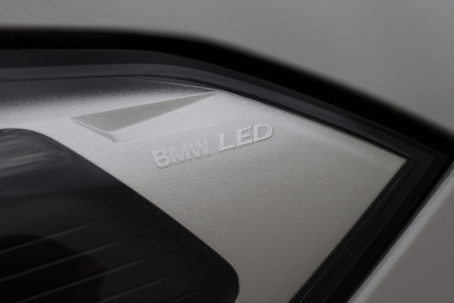 BMW X1 xDrive25i High Executive Edition Alcantara, LED, Navigatie, Sportstoelen, Keyless, Trekhaak, PDC