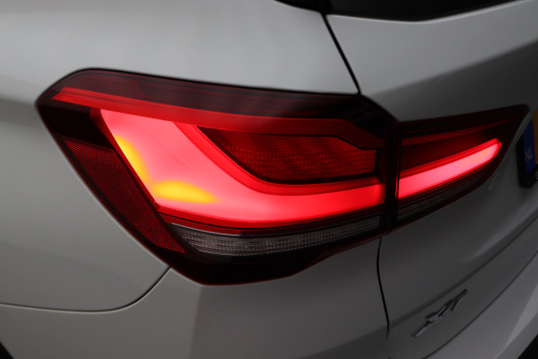 BMW X1 xDrive25i High Executive Edition Alcantara, LED, Navigatie, Sportstoelen, Keyless, Trekhaak, PDC