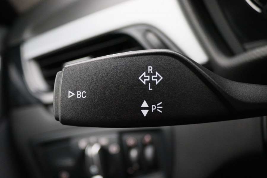 BMW X1 xDrive25i High Executive Edition Alcantara, LED, Navigatie, Sportstoelen, Keyless, Trekhaak, PDC