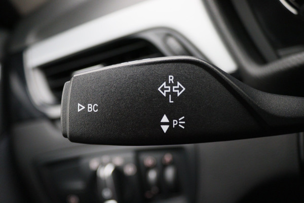 BMW X1 xDrive25i High Executive Edition Alcantara, LED, Navigatie, Sportstoelen, Keyless, Trekhaak, PDC