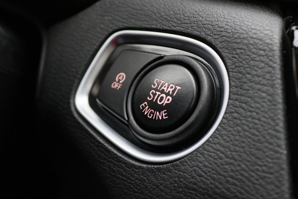 BMW X1 xDrive25i High Executive Edition Alcantara, LED, Navigatie, Sportstoelen, Keyless, Trekhaak, PDC